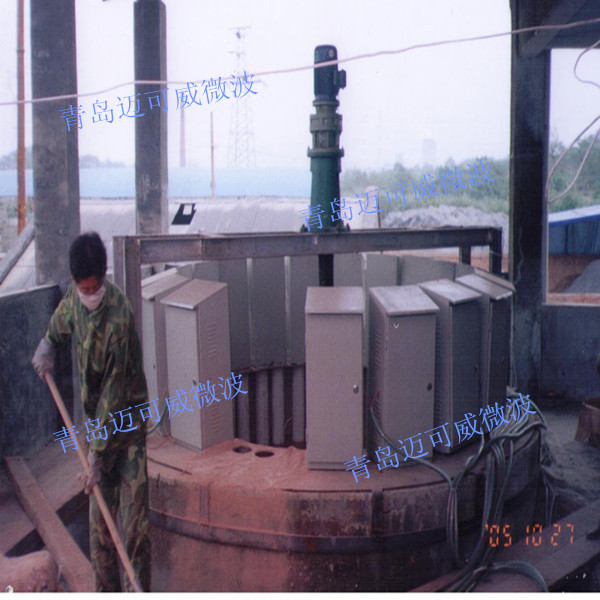 某环保企业：地罐式微波催化反应池，用于净水剂的催化制备